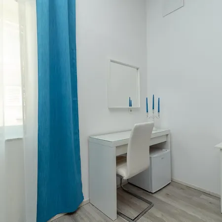 Lux Ii Πανσιόν Τρογκίρ