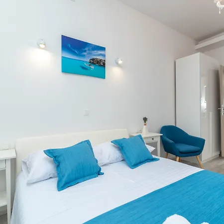 Lux Ii Πανσιόν 3*