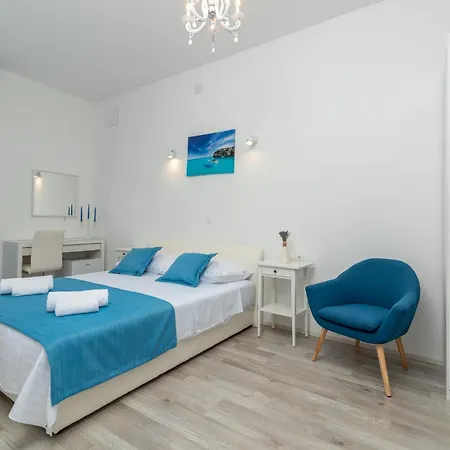 Lux Ii 3* Τρογκίρ